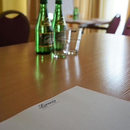 Hotel Lorenzo Krasków Eksteriør bilde