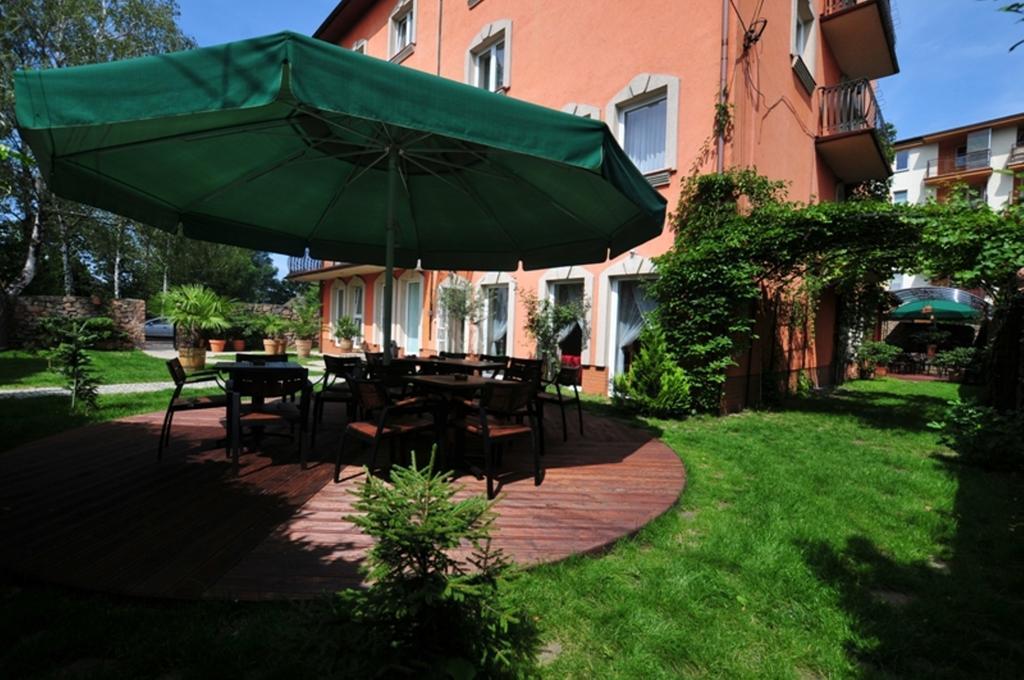 Hotel Lorenzo Krasków Eksteriør bilde